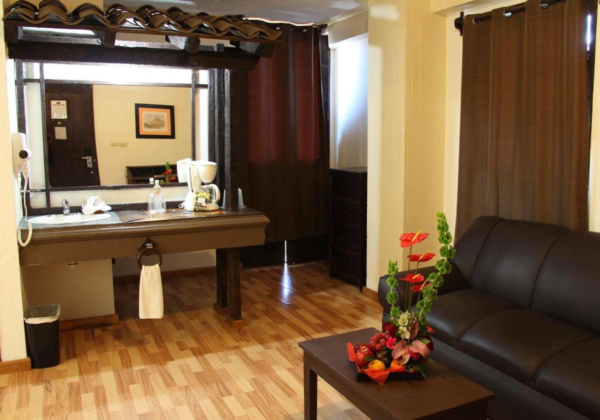 Hotel Mision Xalapa Buitenkant foto